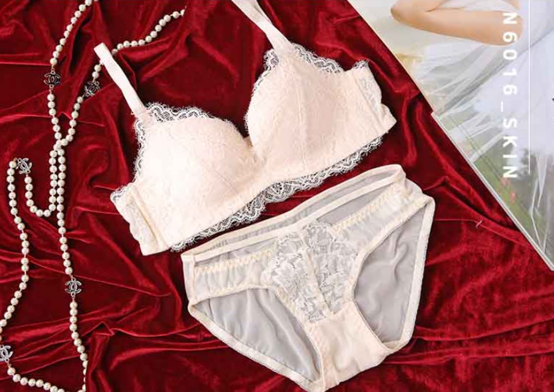 러브홀릭 레이스 노와이어 브라팬티세트 판매 상품이미지1