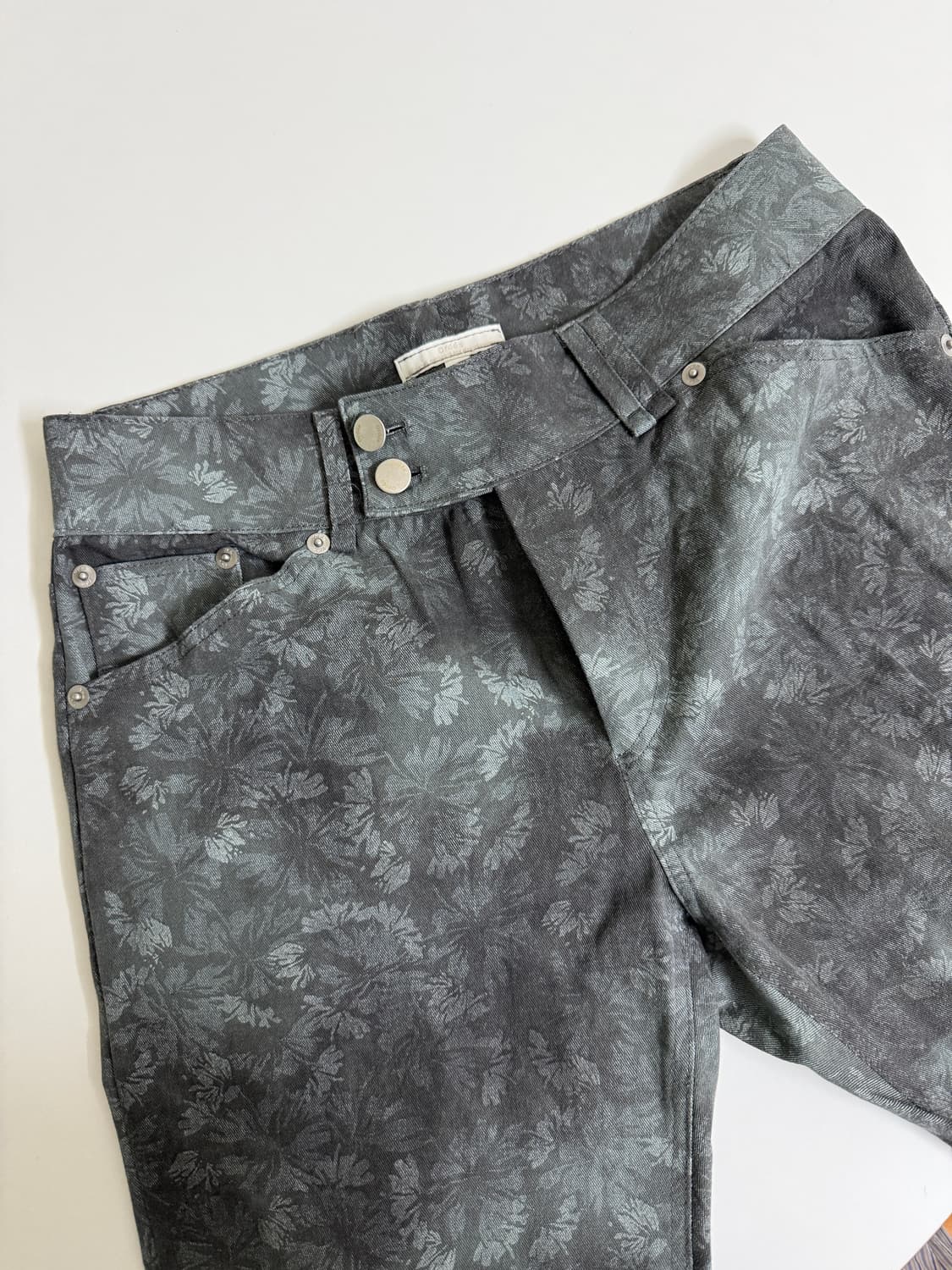 ordes 오데스 MERRY FLORAL FLARE PANTS 상품이미지2