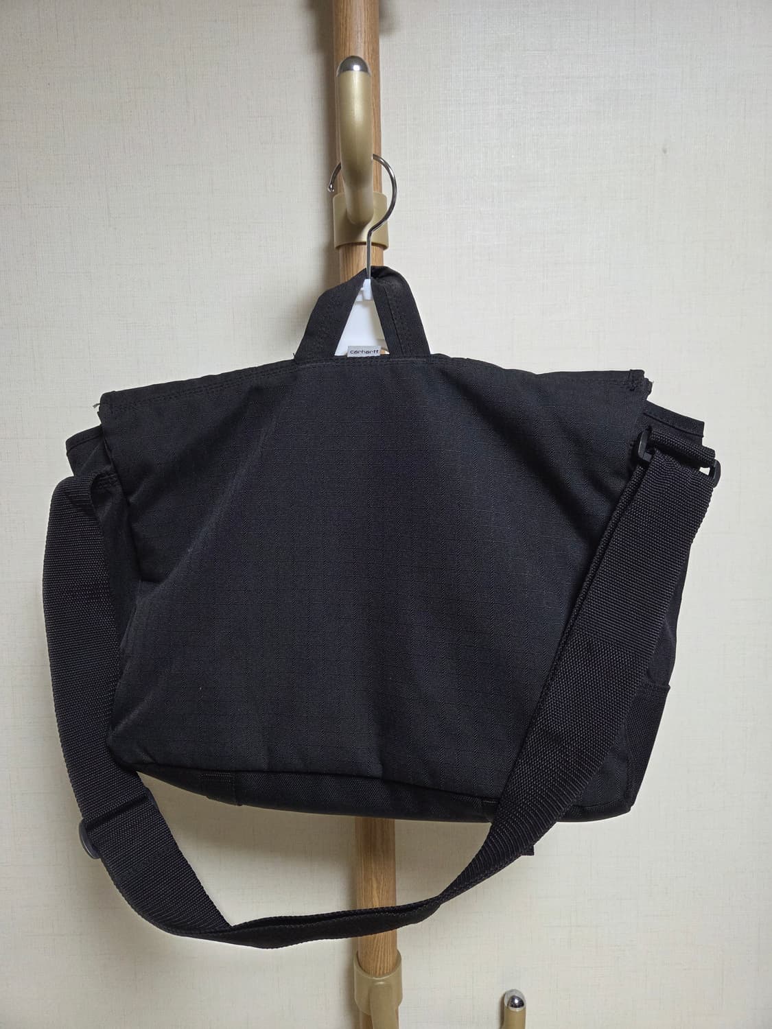 칼하트 블랙 메신저백 상품이미지2