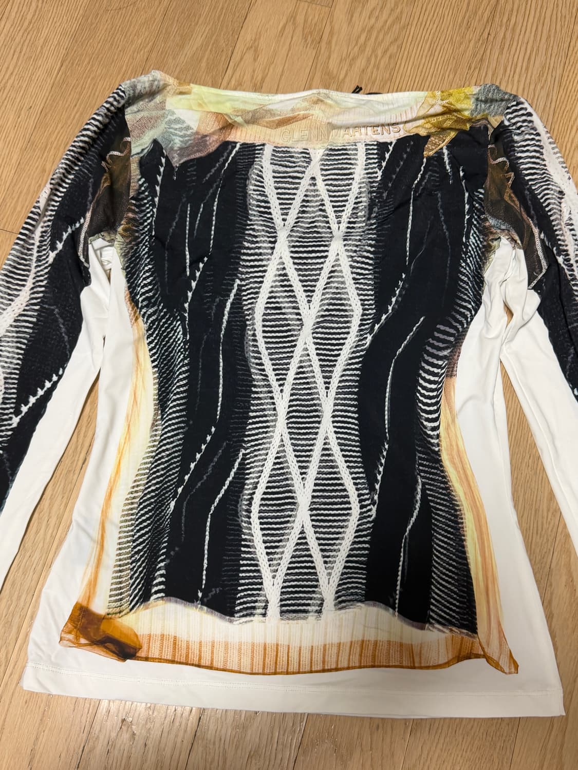 [새상품] H&M x 글렌 마틴스 프린트 탑 S 사이즈 상품이미지3