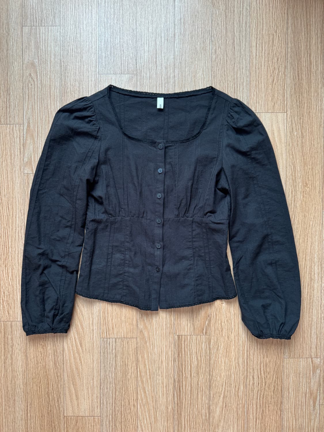 어몽 A SQUARE NECK LACE LONG SLEEVE BLOUSE 상품이미지1