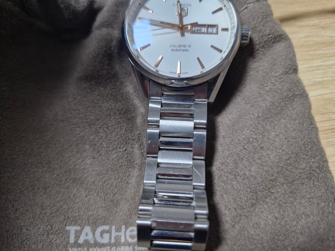 태그호이어 까레라 데이데이트 화이트 골드 오버홀 완료 상품이미지3