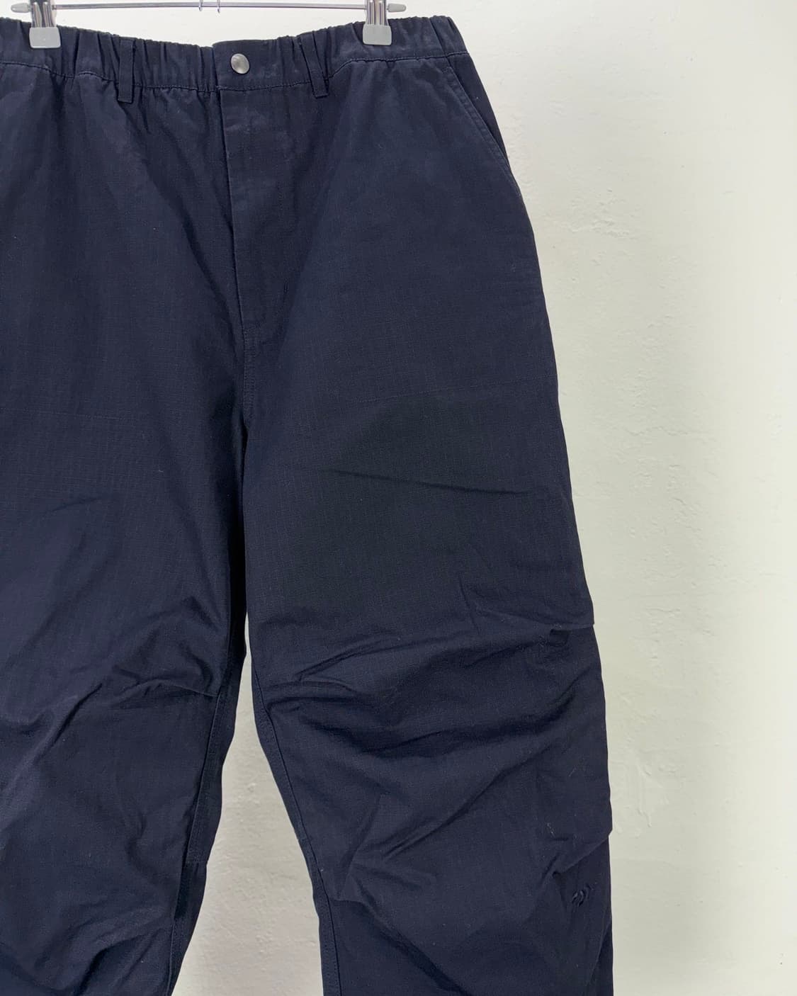 다이와피어39 딥 네이비 코튼 파라슈트 리거 팬츠 상품이미지3