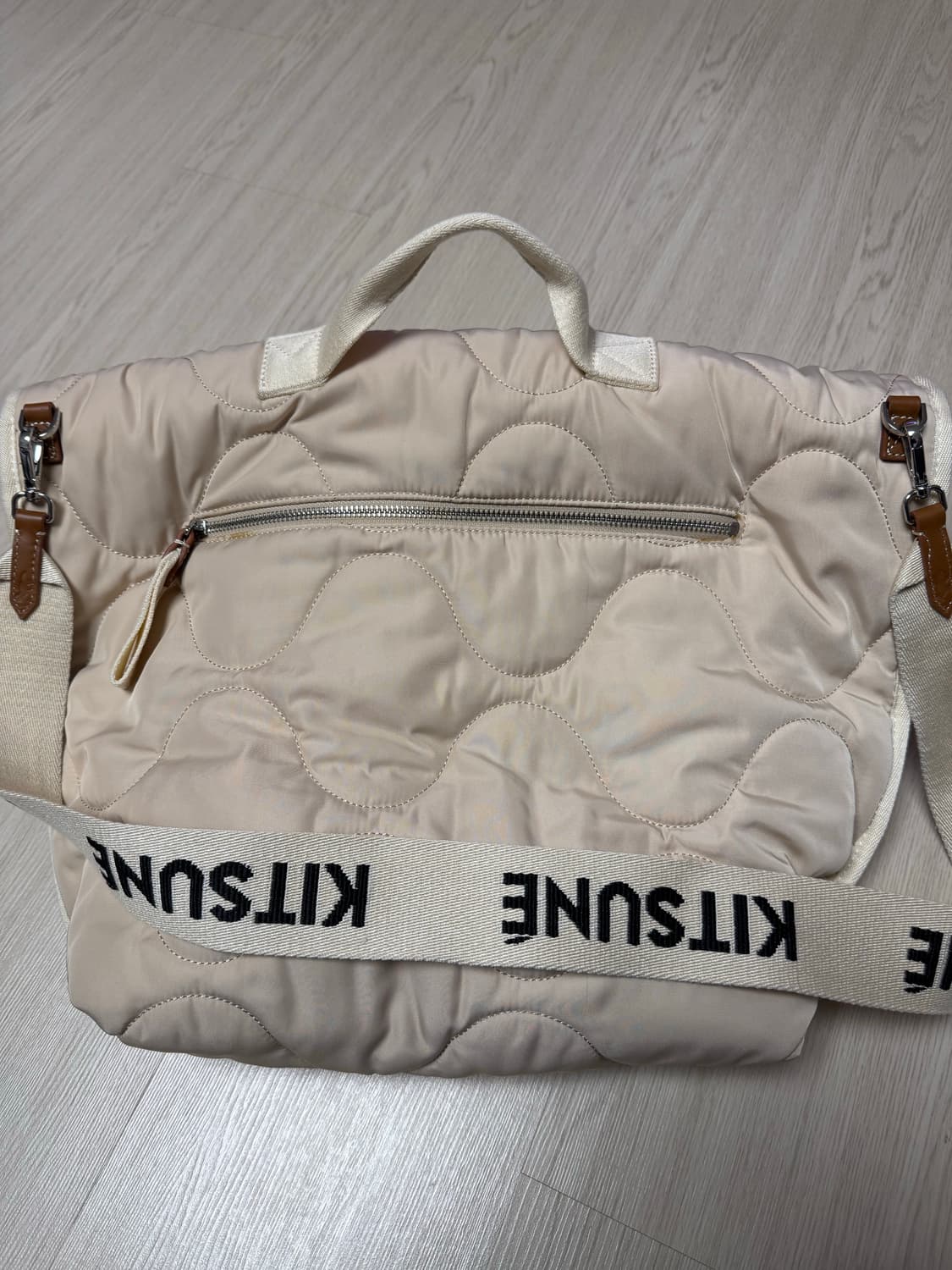 메종키츠네 나일론 퀄티드백 에쿠르컬러 상품이미지4