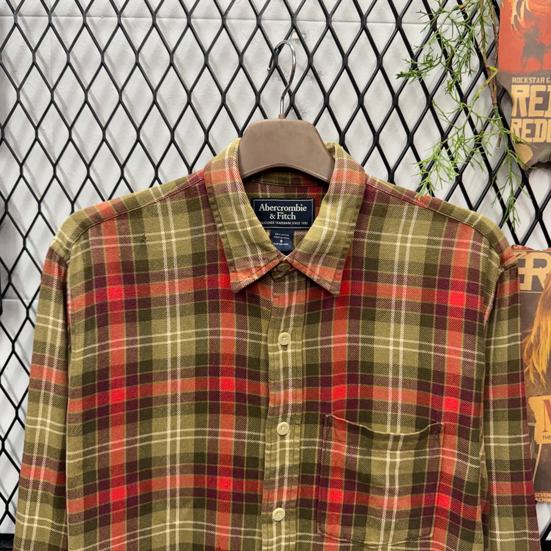 아베크롬비 플란넬 체크 셔츠 전면 원포켓 포인트 레드 카키 상품이미지3