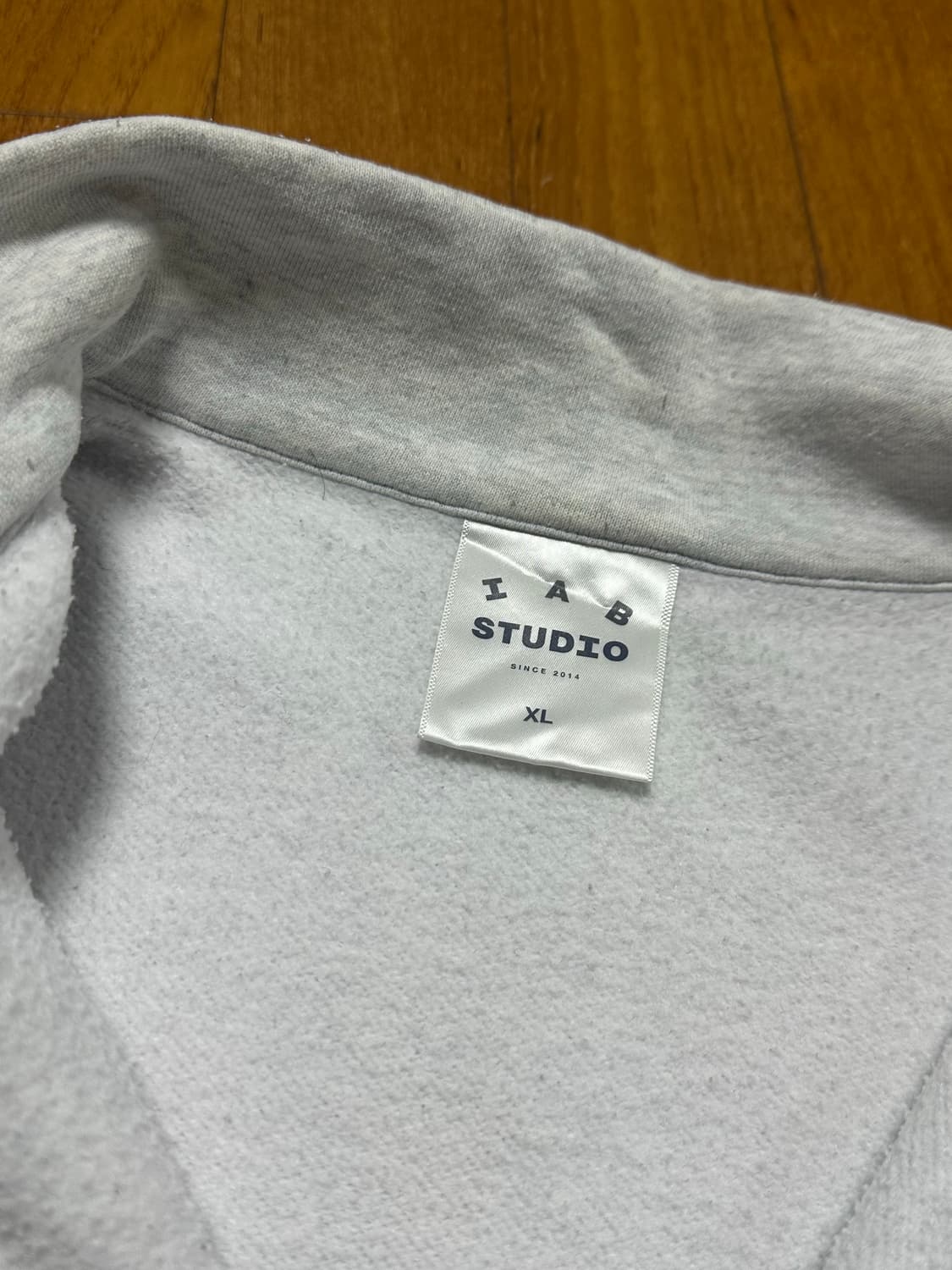 아이앱 스튜디오 하프집업 그레이 초판  상품이미지3