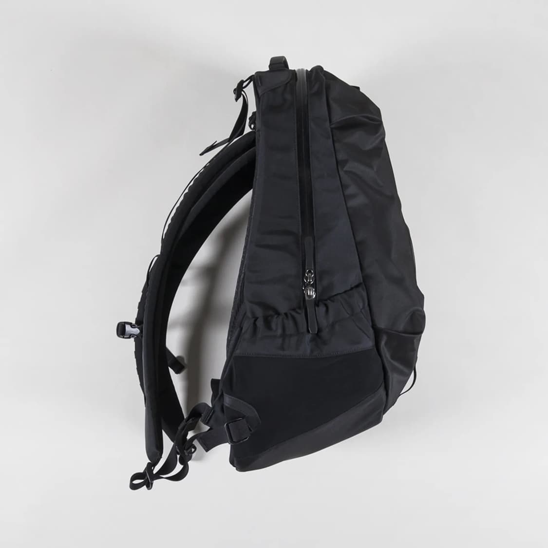 아크테릭스 아로22 백팩 블랙 ll 상품이미지4