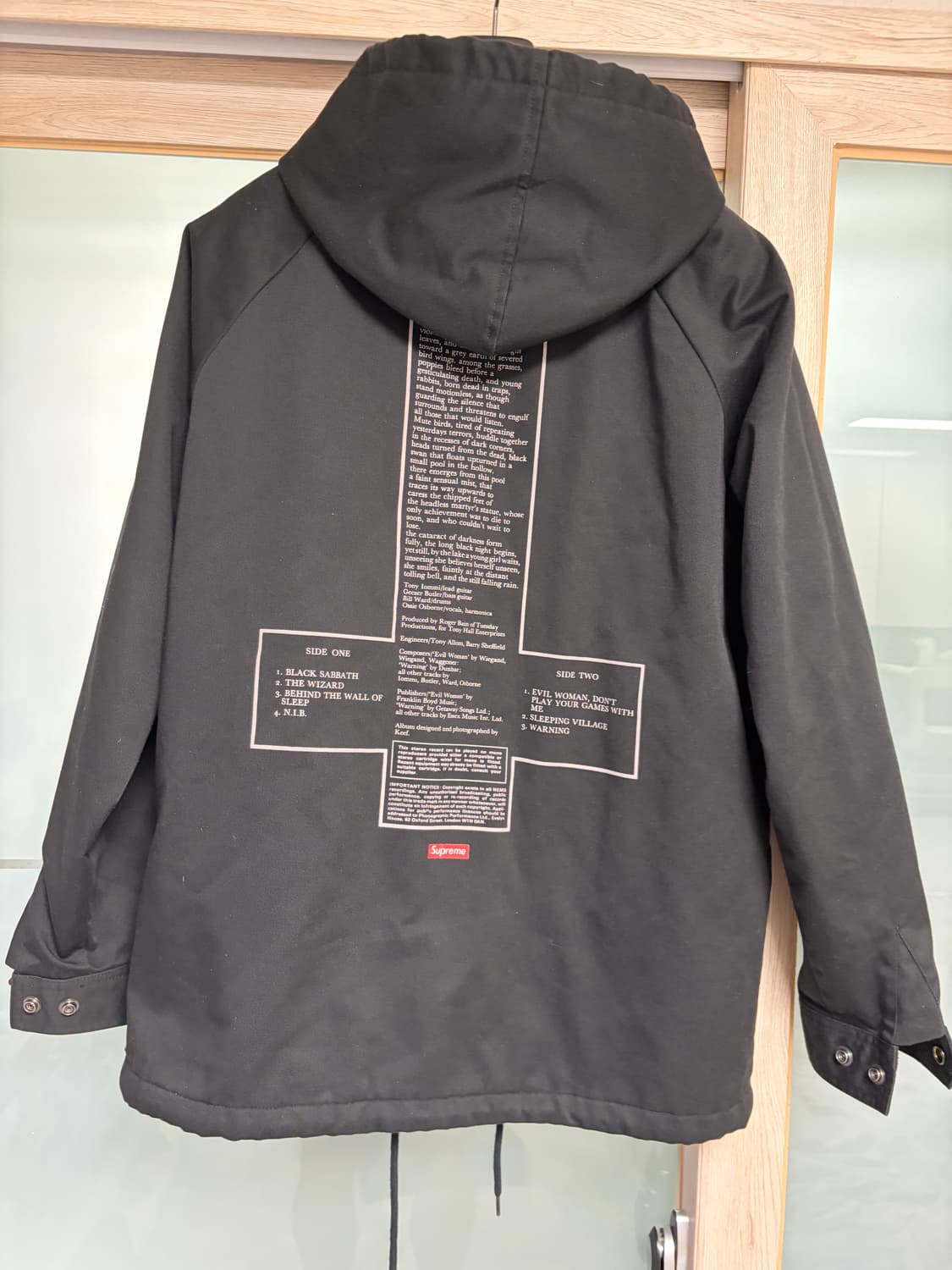 슈프림 블랙사바스 후드파카 상품이미지3