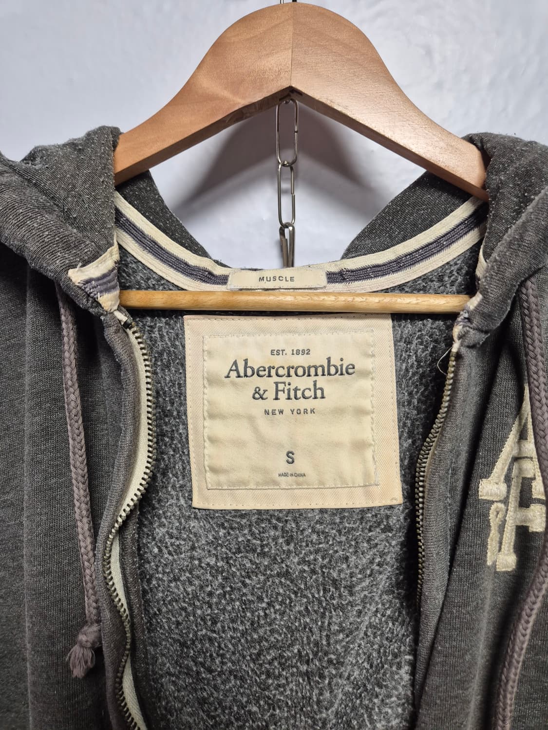 아베크롬비 Y2K 올드스쿨 그레이 후드집업 S사이즈 상품이미지3