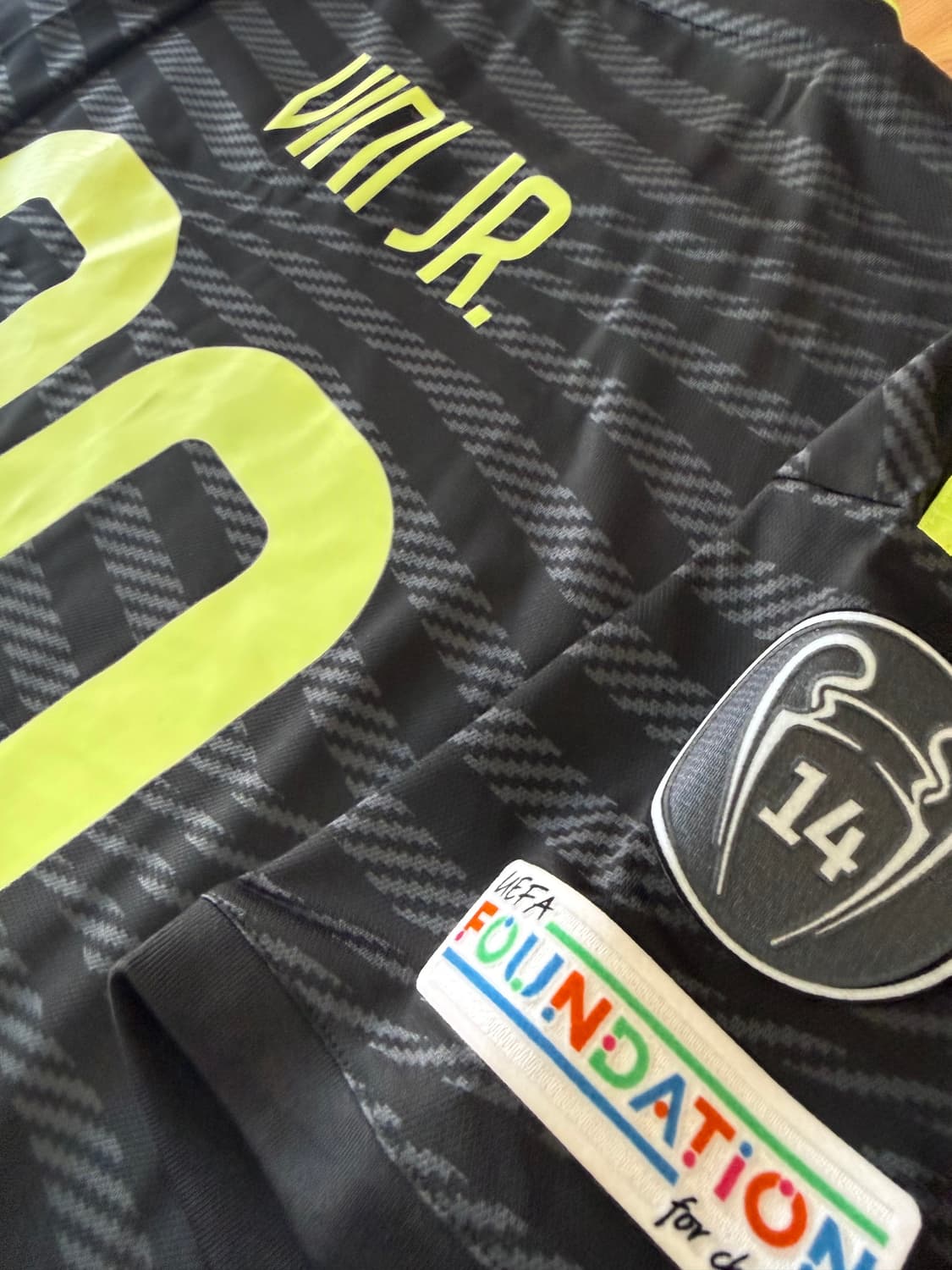 [해외L]22-23 레알 마드리드 써드 비니시우스 유니폼 상품이미지3