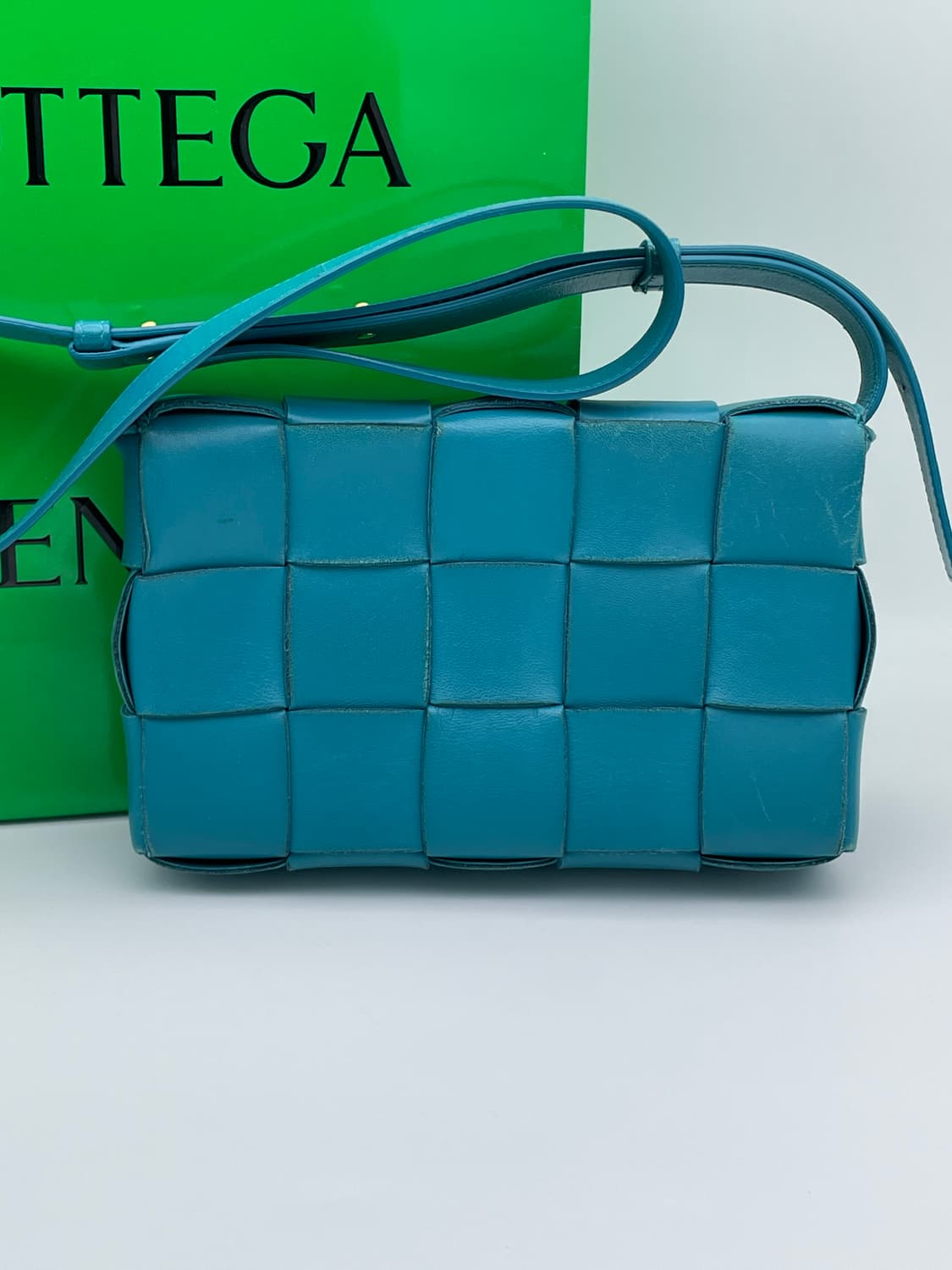 [ 정품 ] 보테가베네타 램스킨 카세트백 크로스백 블루그린 상품이미지2