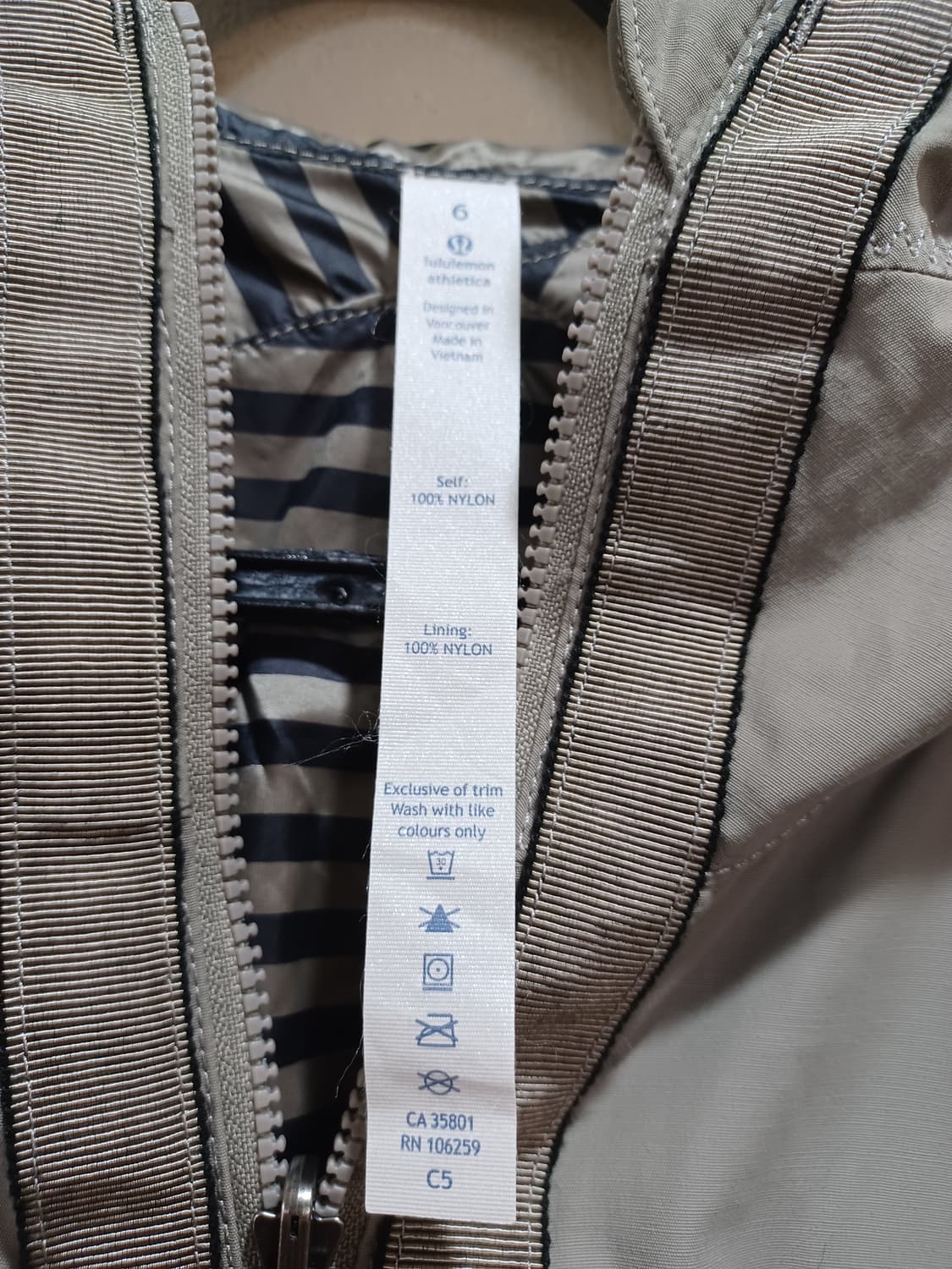Lululemon 룰루레몬 카키색 후드 바람막이  상품이미지3