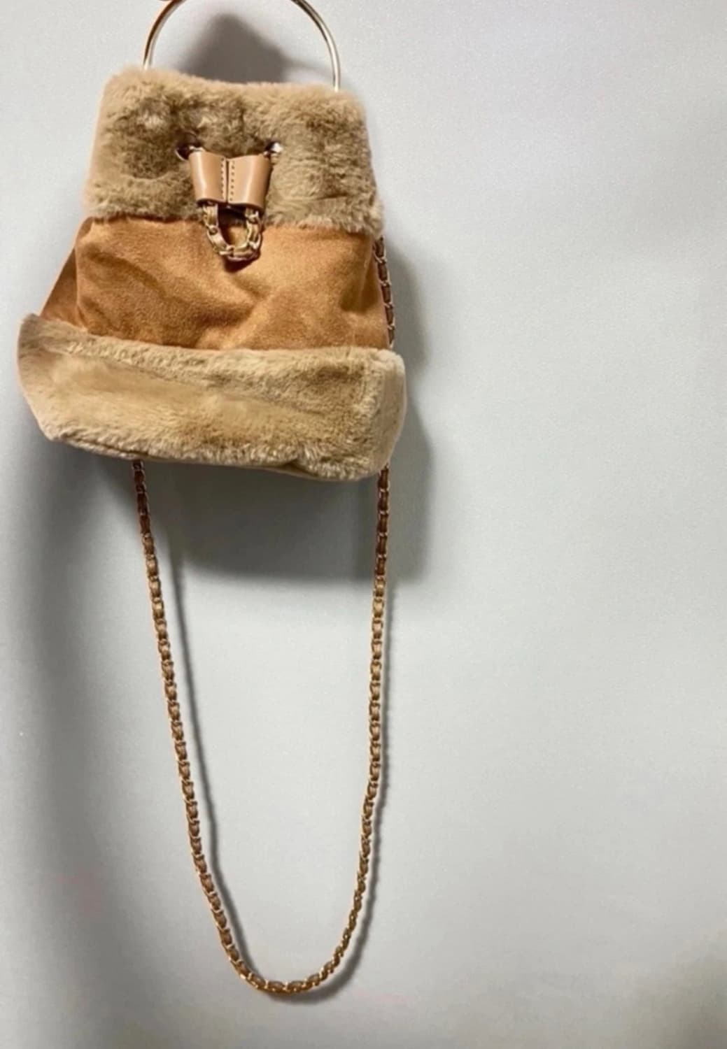 [새상품]브라운 퍼 가방 상품이미지1