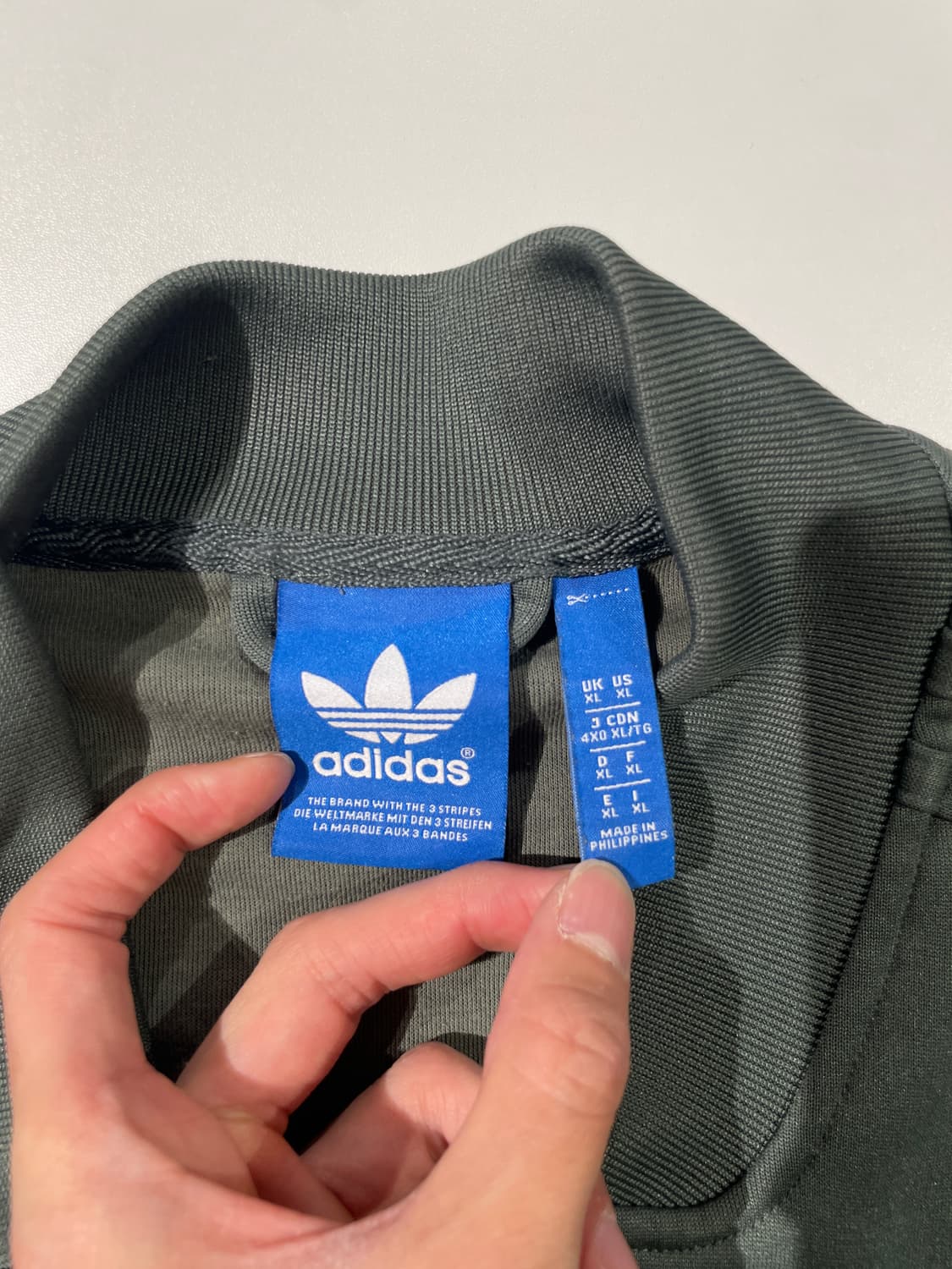 아디다스 x 퍼렐 윌리엄스 카키 파이어버드 트랙 자켓 상품이미지7