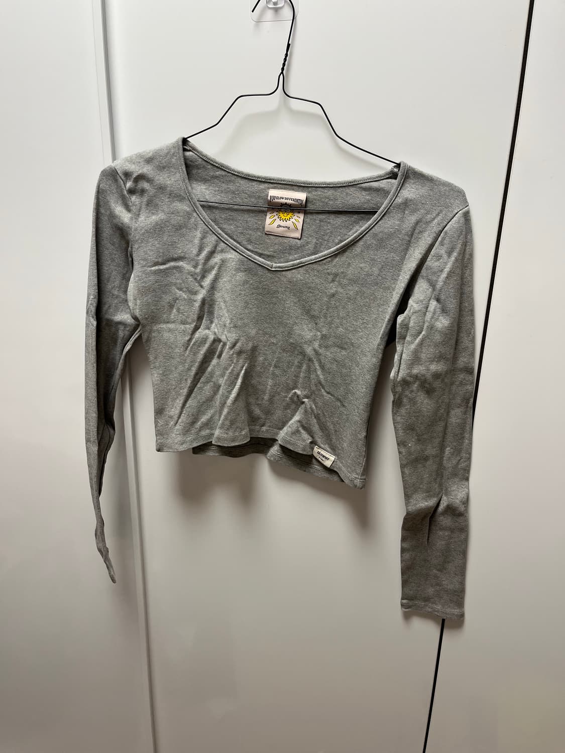 클래식 브이넥 긴팔 상품이미지1