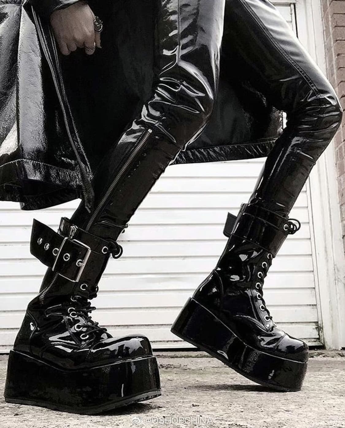 [245-250] 데모니아 perol 150 버클 에나멜 통굽 부츠 상품이미지10