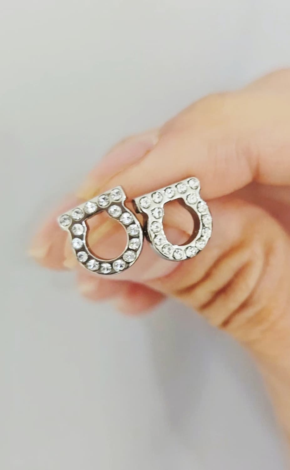 [단종디자인] 페레가모 간치니 크리스탈 귀걸이 [정품/실버컬러] 상품이미지3