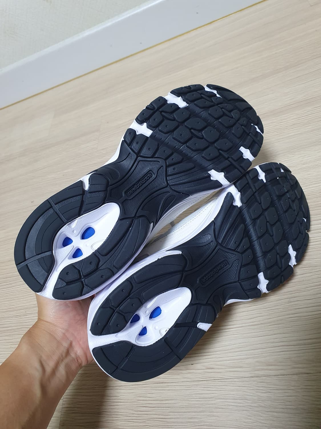 뉴발란스 530 화이트 실버 운동화 245 상품이미지7