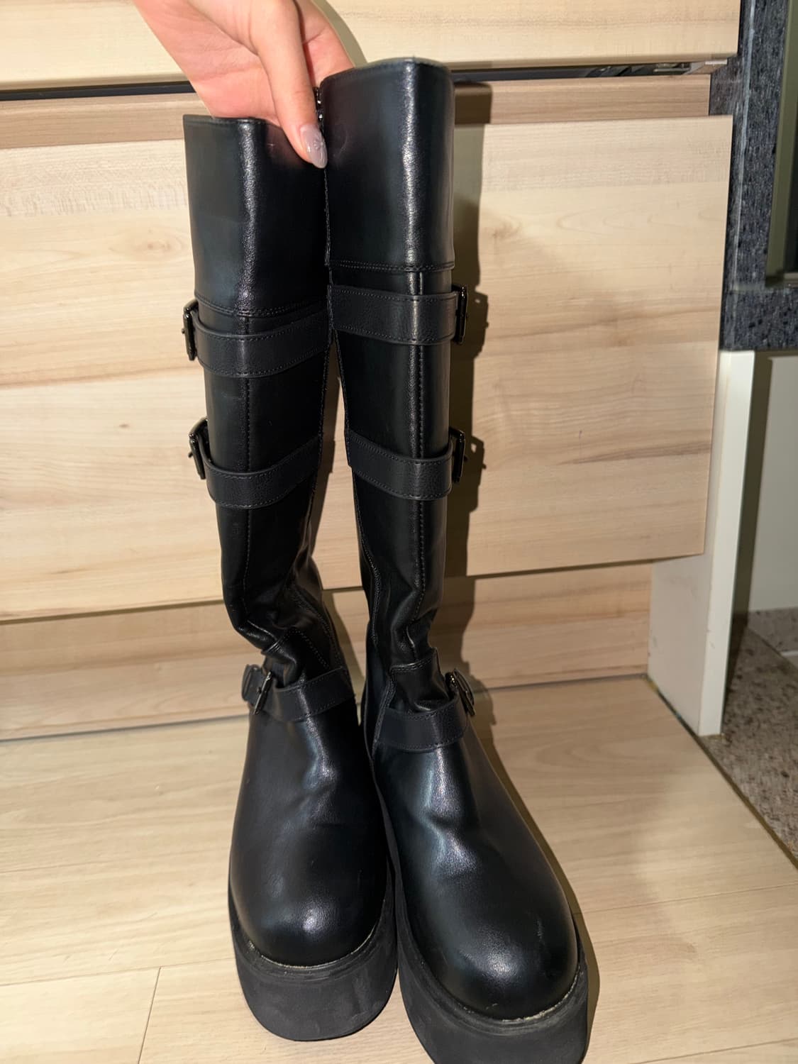 애즈온 MAYA LONG BUCKLE BOOTS / BLACK 상품이미지3