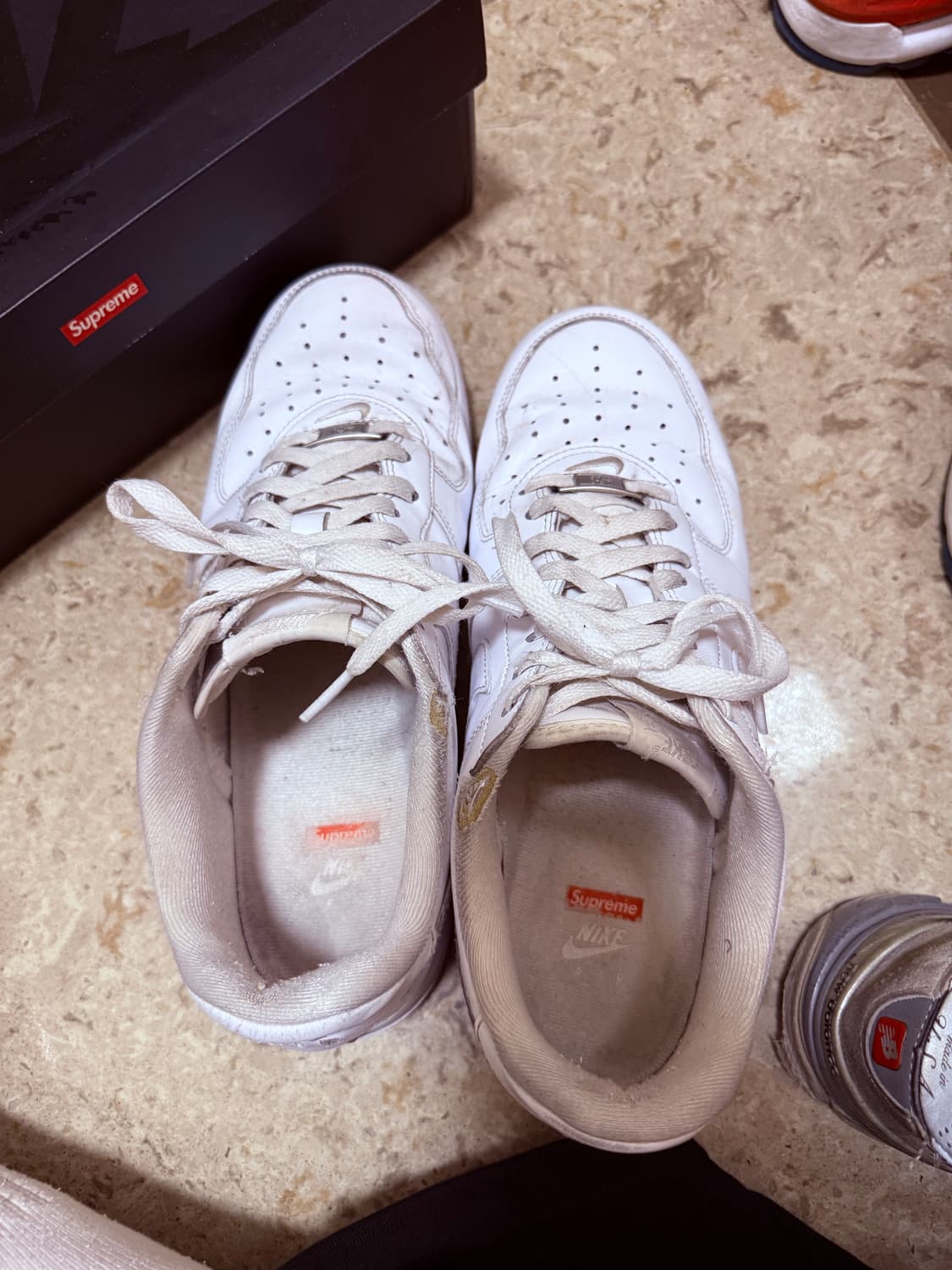 나이키 슈프림 에어포스1 로우 화이트 280 상품이미지4