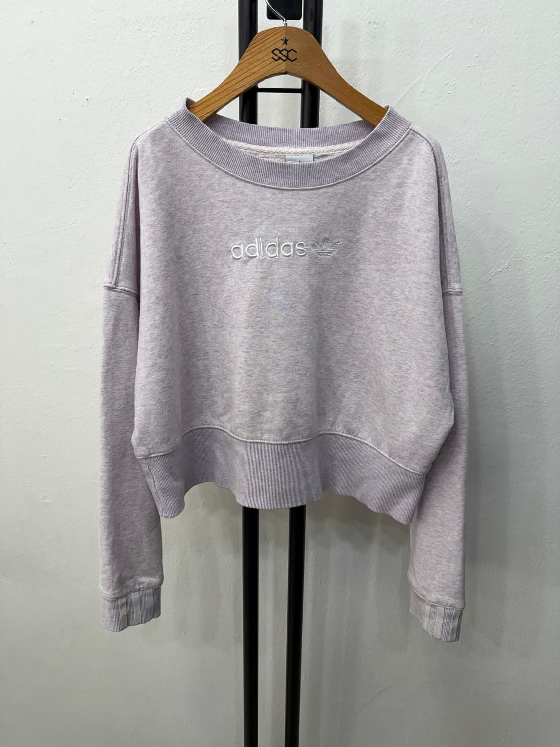 정품) 아디다스 여성 오버핏 크롭 라벤더 맨투맨 M 상품이미지1