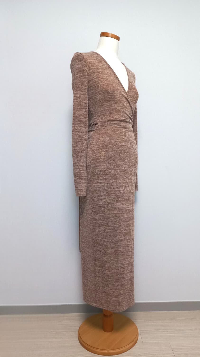 베이지 니트 긴팔 랩 원피스 (새상품) 상품이미지3