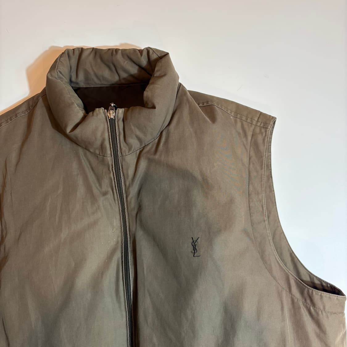 입생로랑 YSL 로고 자수 패딩 베스트 상품이미지2