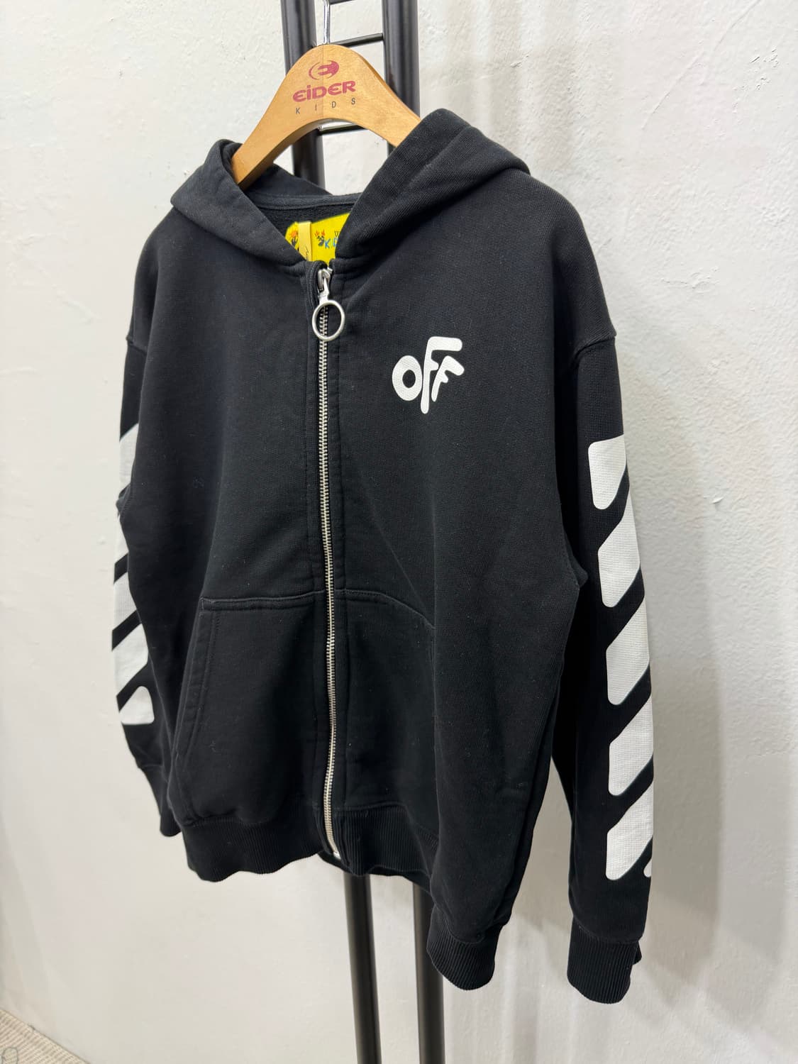 매장판정품) 오프화이트 키즈 블랙 후드집업 8y 상품이미지4