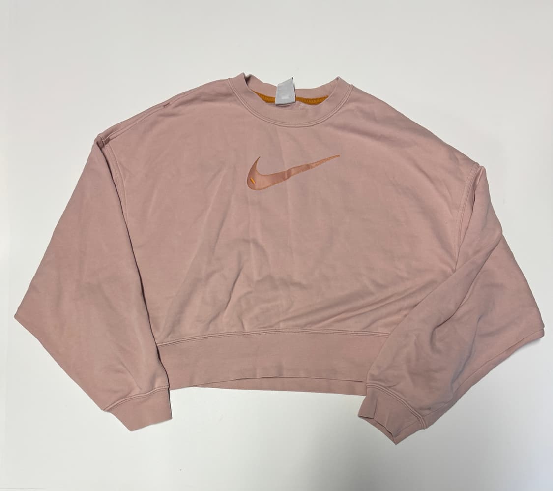 여성 나이키 22년도 스우시 크롭 맨투맨 상품이미지1