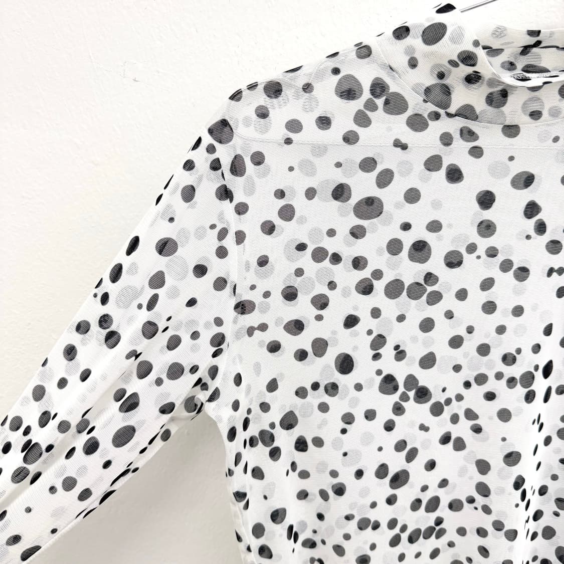 monochrome pebble mesh top 상품이미지3