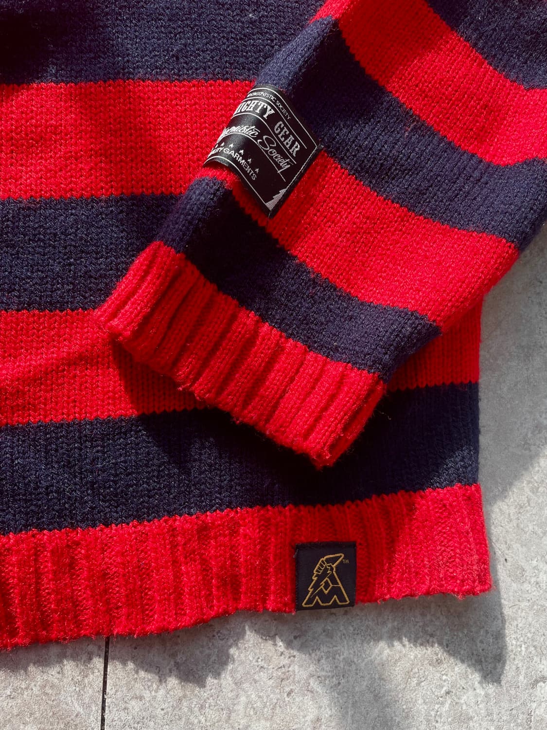 레드스트라이프 커트코베인 니트 상품이미지5