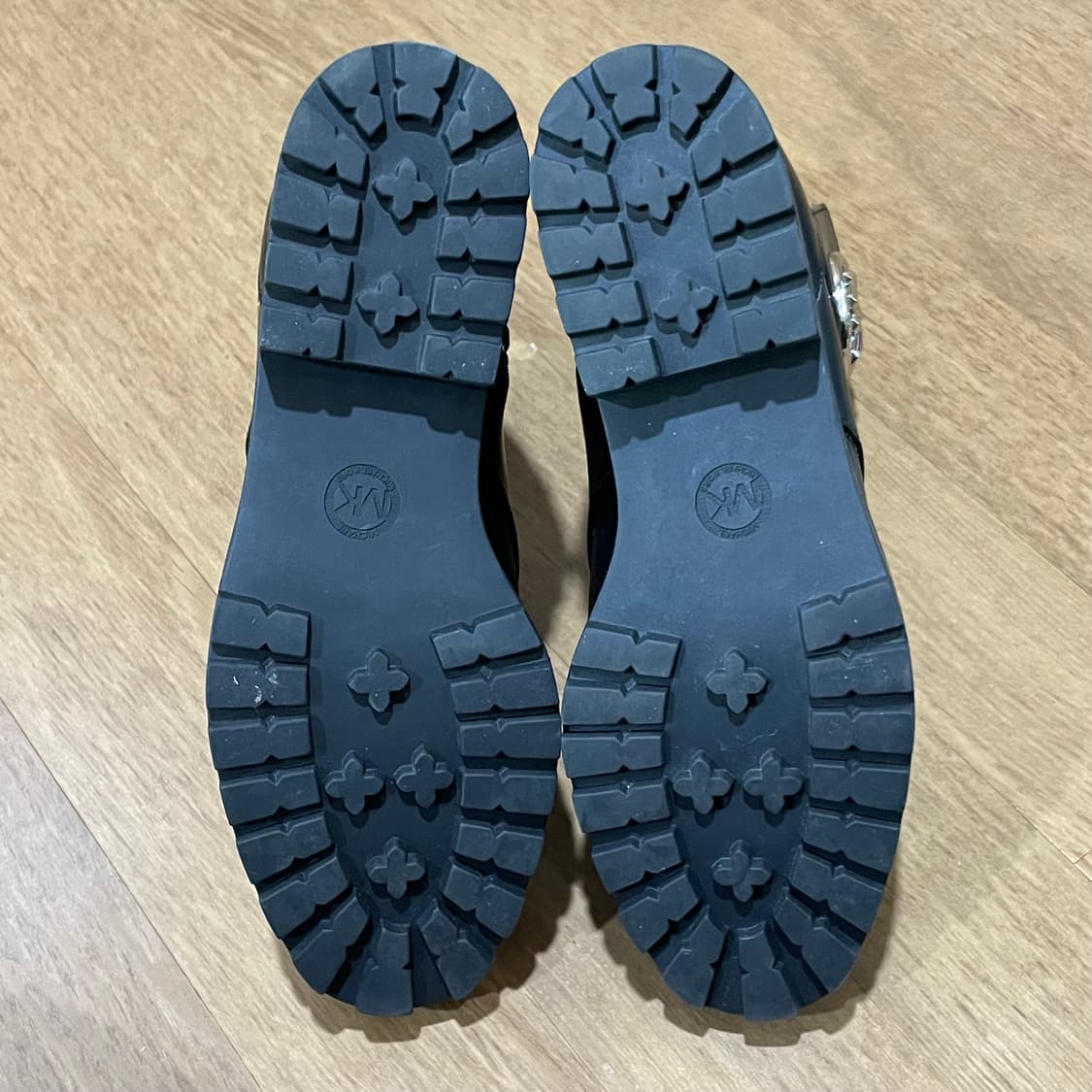 마이클코어스 가죽 앵클부츠 240 상품이미지6