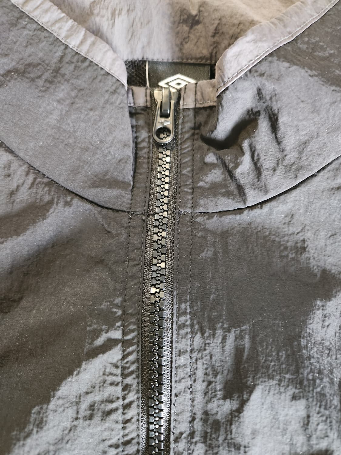 엄브로 남녀공용 딜라이트 스탠넥 웜업자켓 바람막이 UO121CJK31 사 상품이미지3