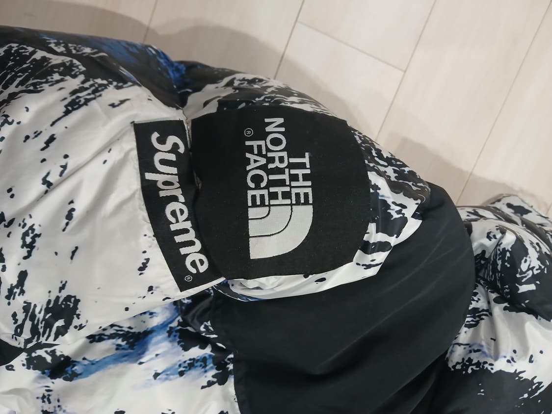 슈프림패딩 상품이미지2