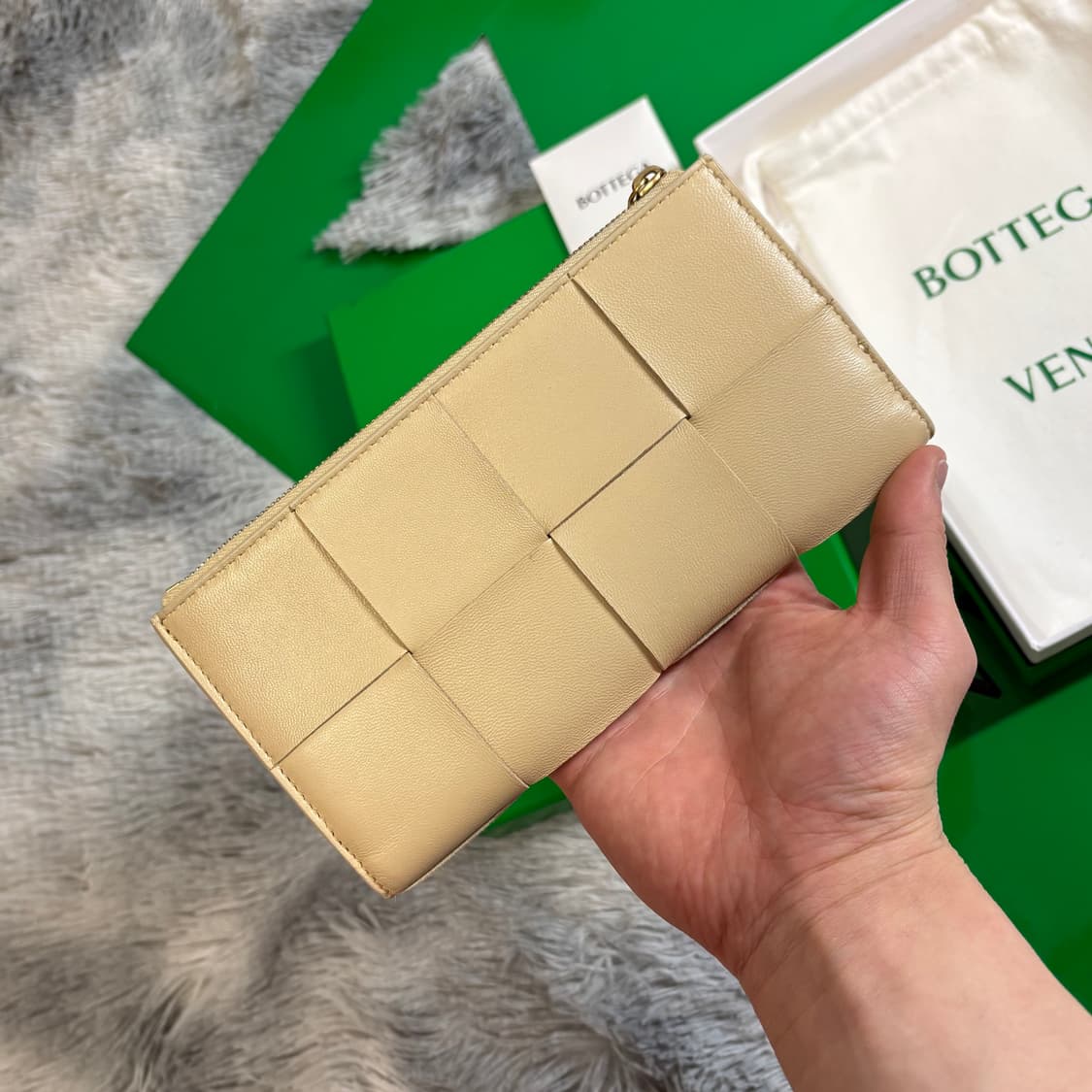 보테가베네타 인트레치아토 지퍼 장지갑 베이지 상품이미지2