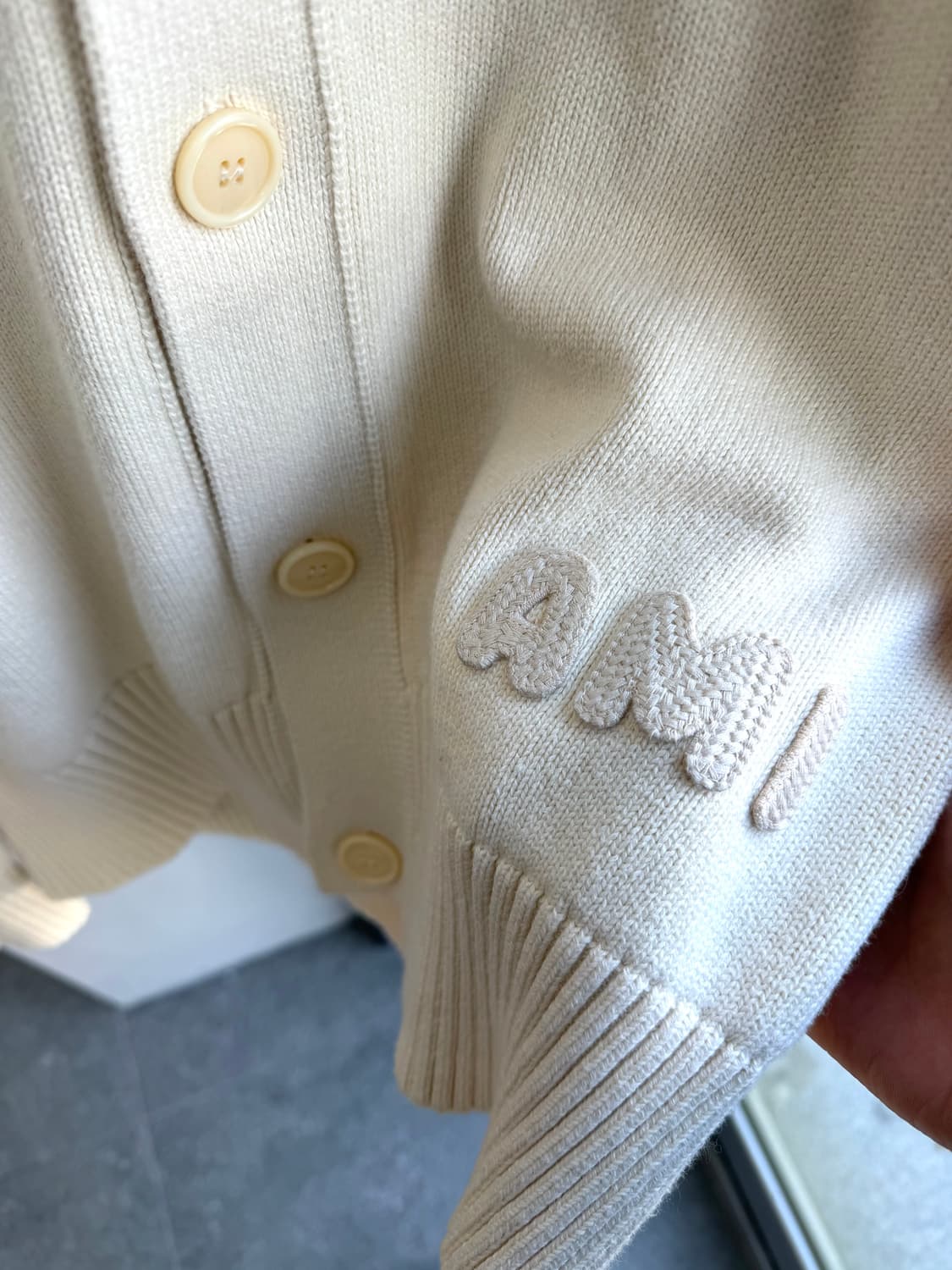 XL/ 아미 25FW 신형 엠브로이드 자수 가디건 상품이미지8