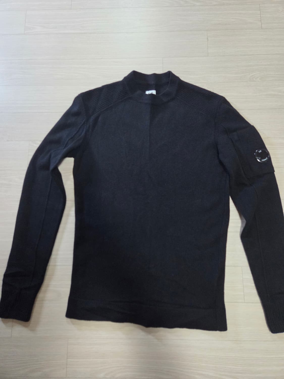 C.P. Company 렌즈 와펜 울 니트 블랙 (50) 상품이미지1