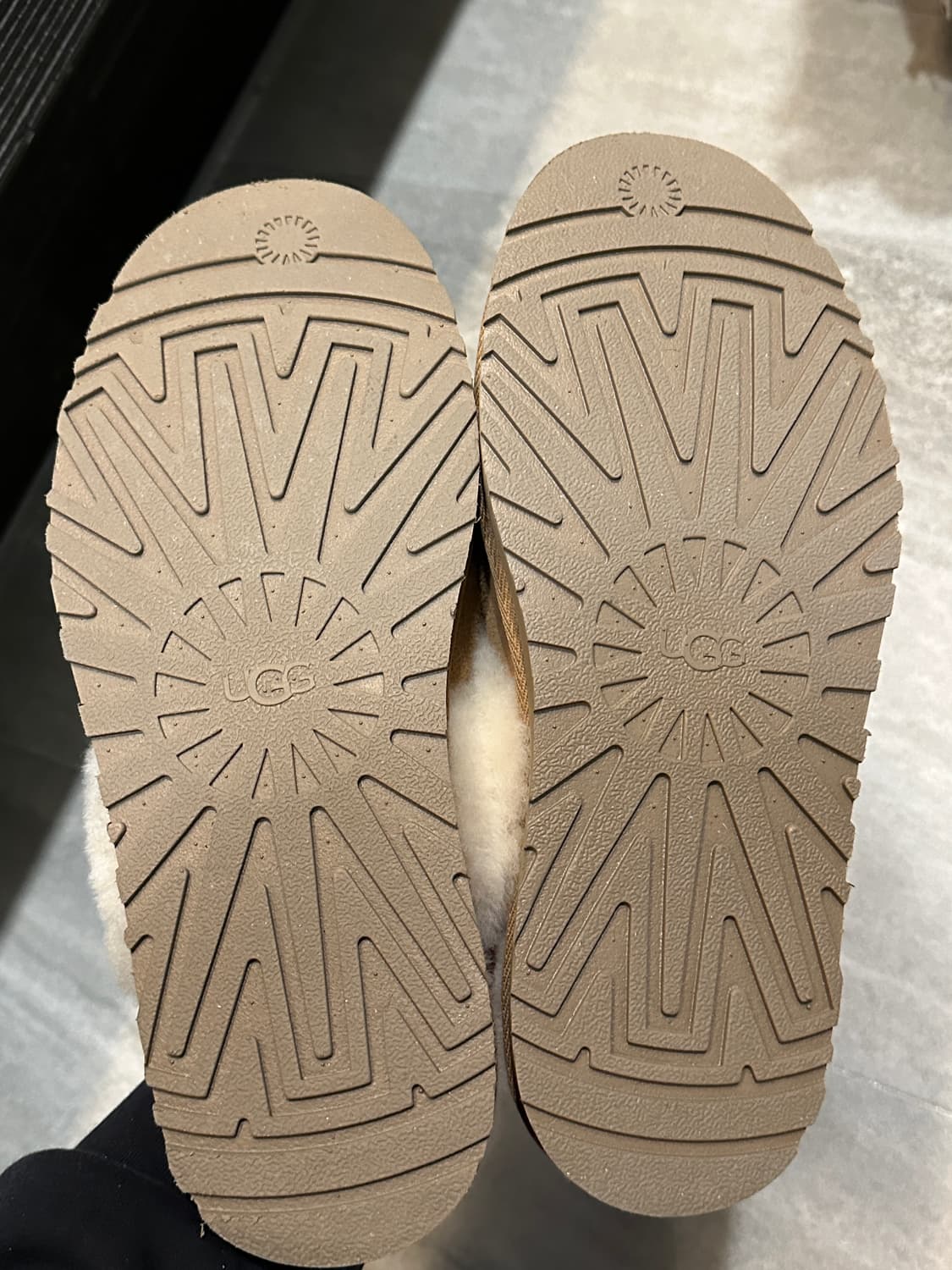 UGG 어그 펀케트 빅키즈 체스트넛 6사이즈 (245) 상품이미지5