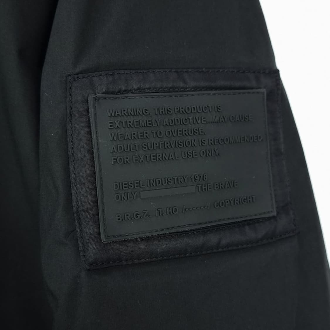 [DIESEL] 디젤 N3B 오마주 후드 롱패딩 블랙 P01143 상품이미지6