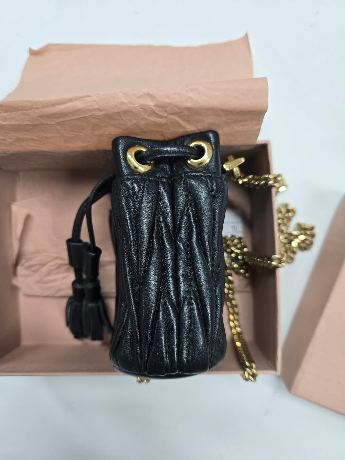 [A급컨디션] 미우미우 미니 버킷 크로스백 상품이미지3