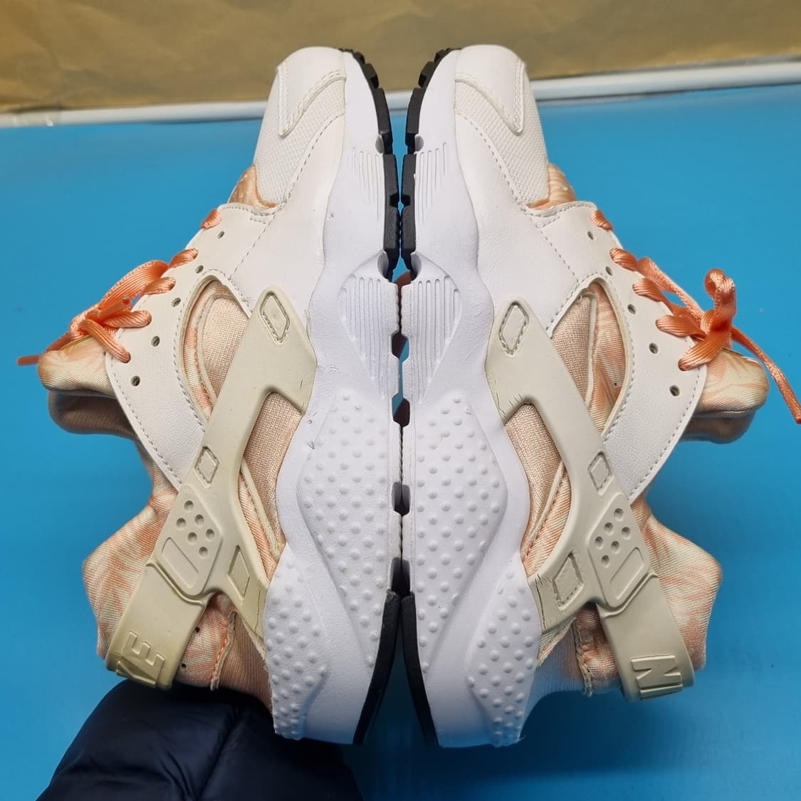 나이키 허라취 런 운동화 실사이즈225 상품이미지5