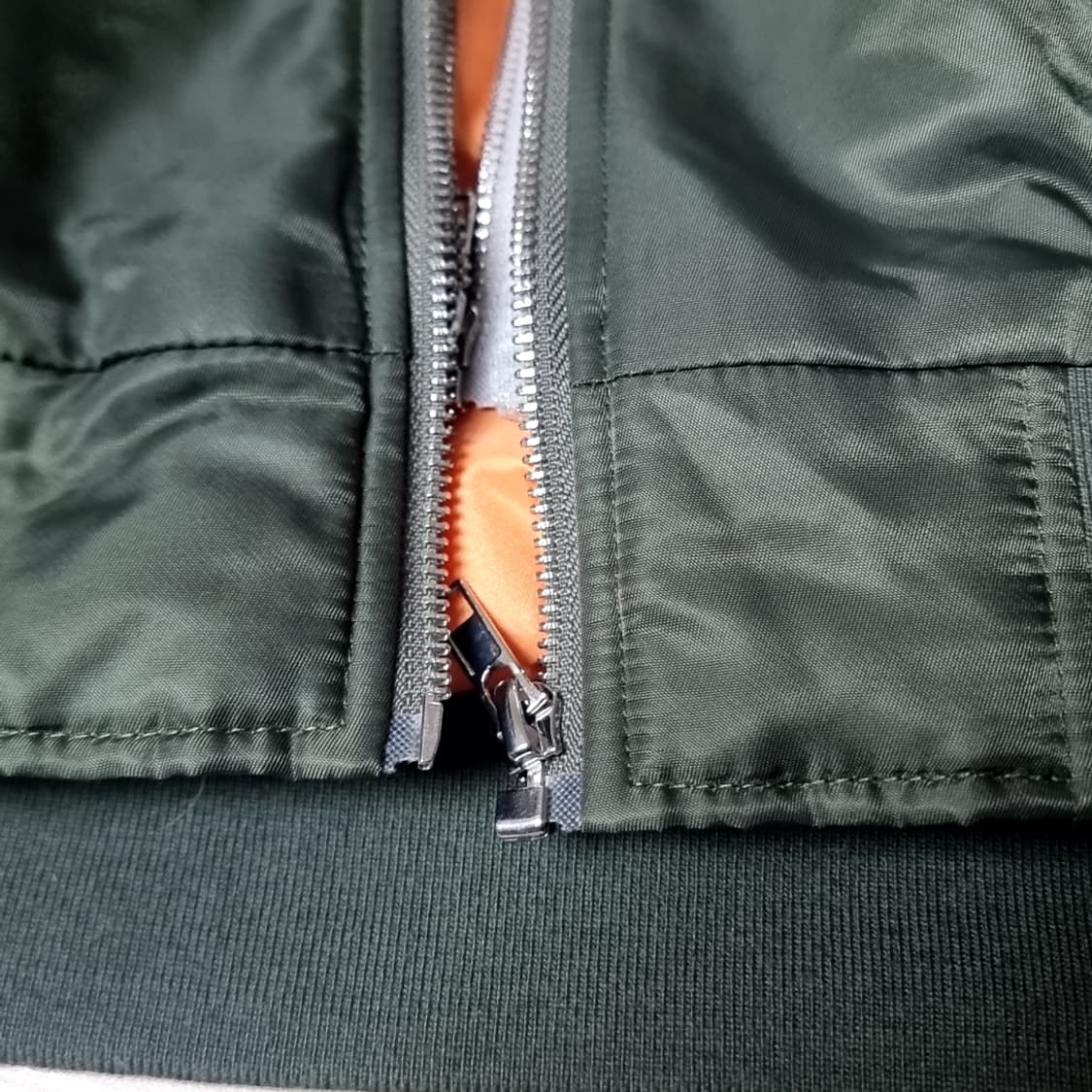 티엠쓰리 곤룡포 자수 후드 MA-1 항공점퍼 카키(100-105) 상품이미지2