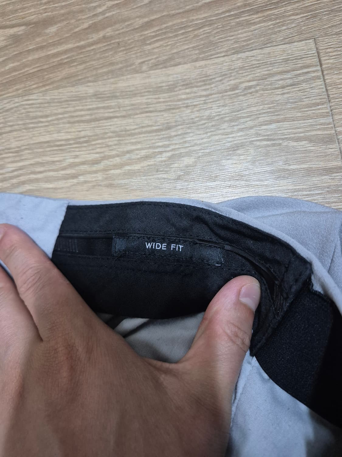 [30] 무신사 스탠다드 와이드 핏 그레이 핀턱 슬랙스 31 32 상품이미지5