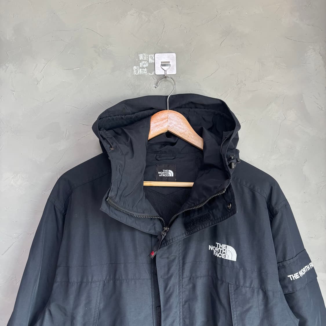노스페이스 바람막이 블랙 상품이미지2