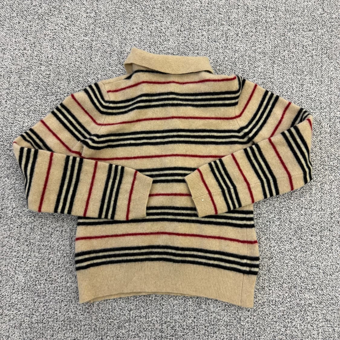 실측확인 버버리 스트라이프니트 (수축)0127H1 상품이미지3