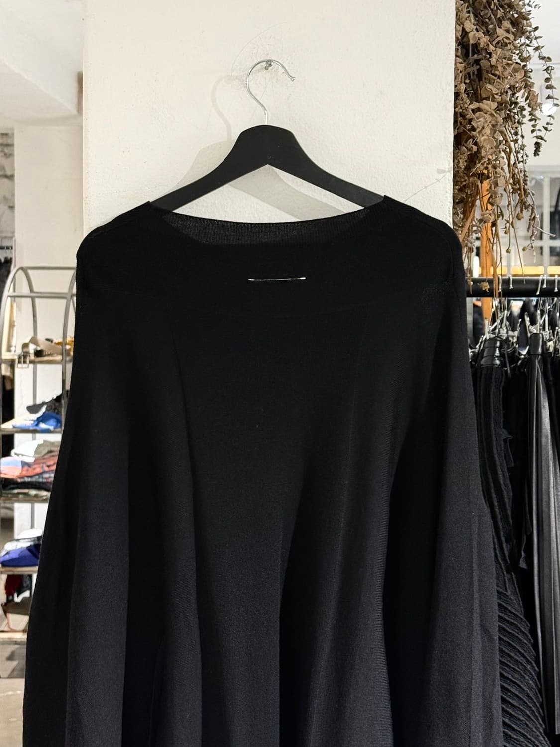 mm6 블랙 울 스트랩 니트 케이프 상품이미지5