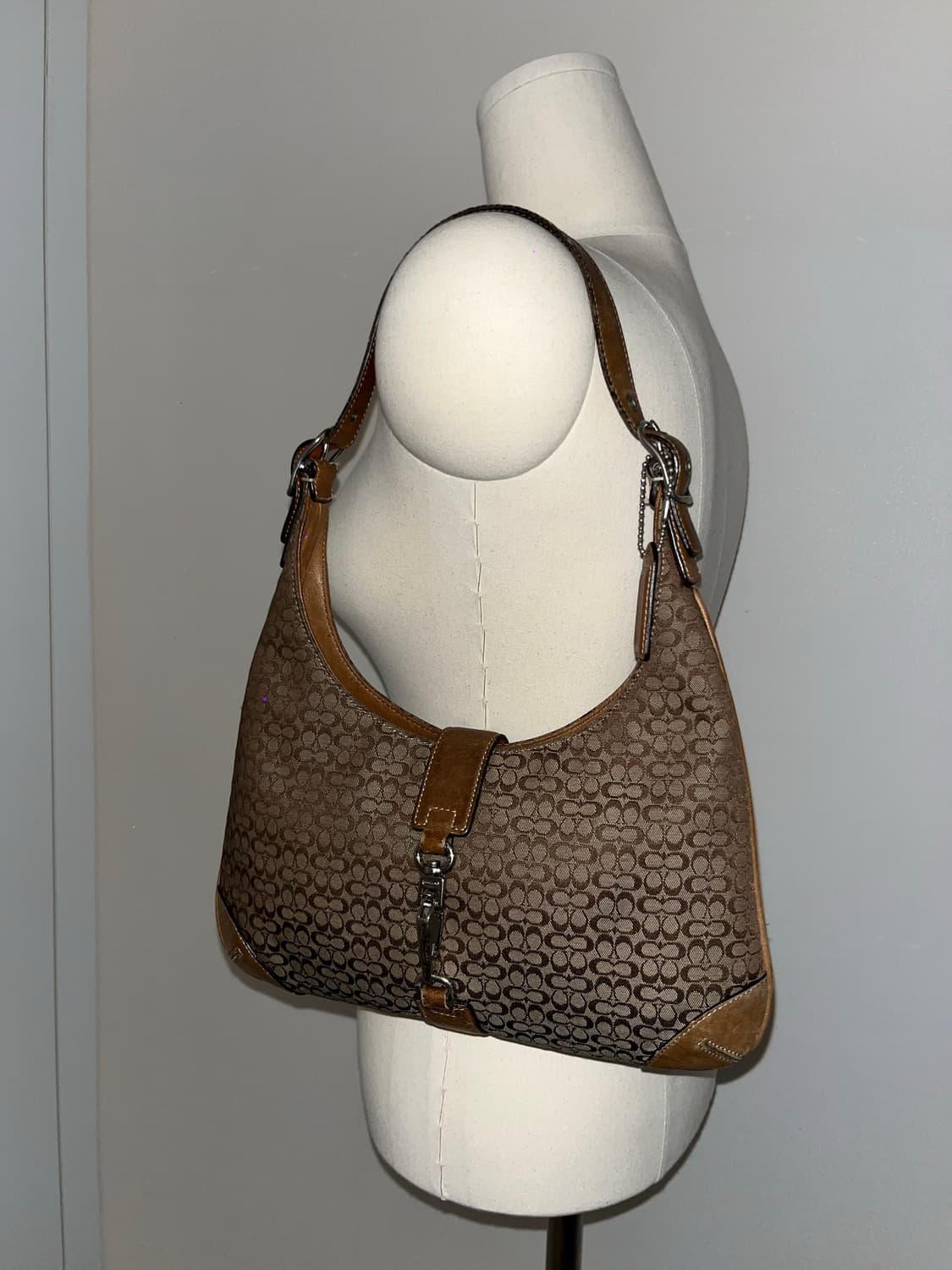 Coach Beige Mini Shoulder Bag 상품이미지2