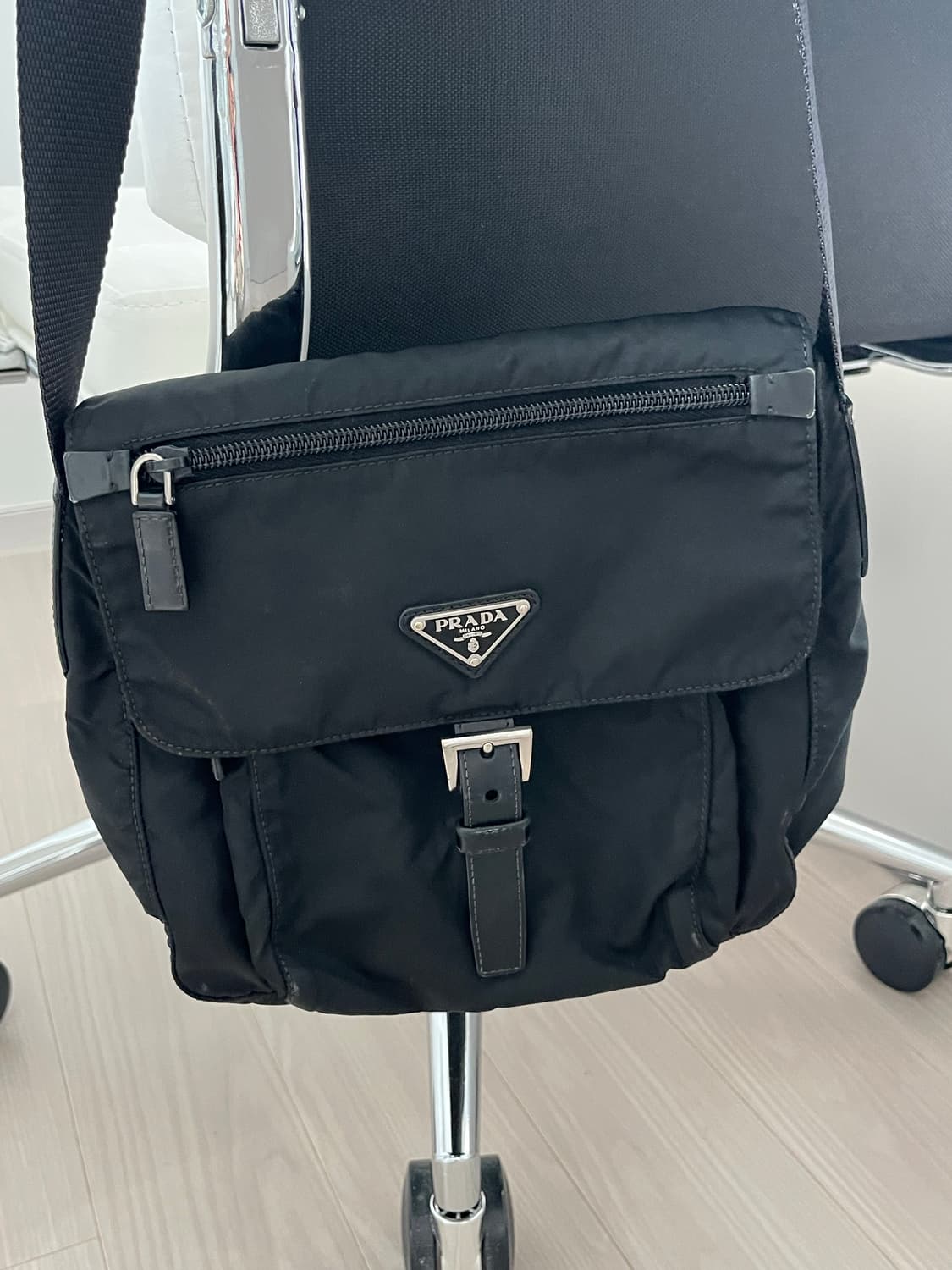 프라다 메신저백 크로스백 주우재백 상품이미지1