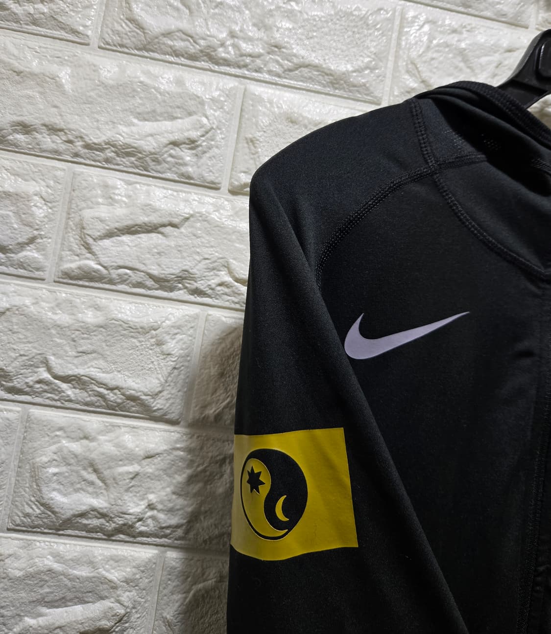 거의새것/ 나이키 엘레멘트 솔스티스 런 더 나잇 러닝 후디 M 상품이미지3