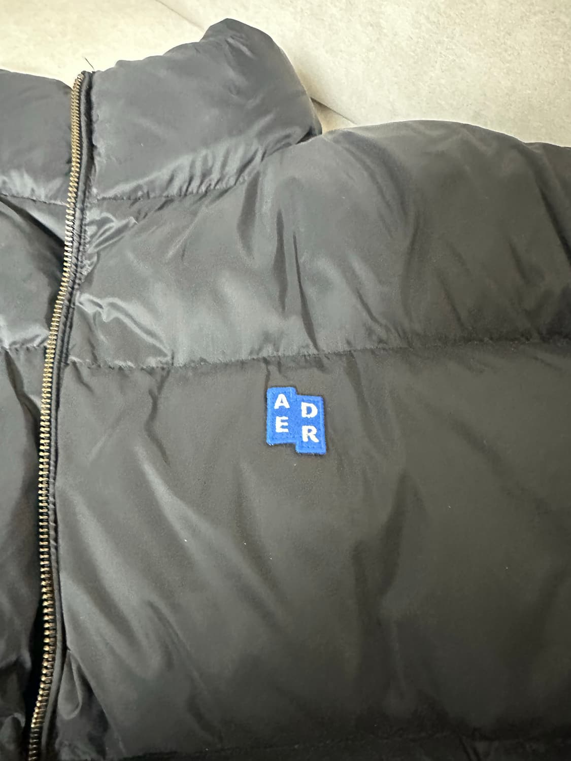 아더에러 시그니피컨트 태그 푸퍼 자켓 01 L 누아르 패딩 상품이미지2